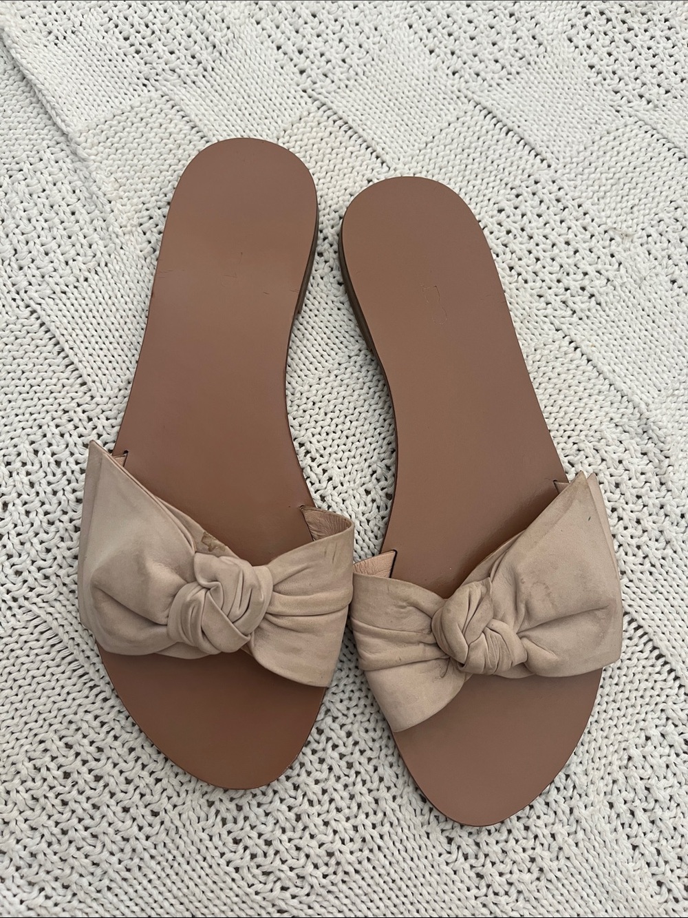 Neutral Knot Bow Slide Sandals - Women